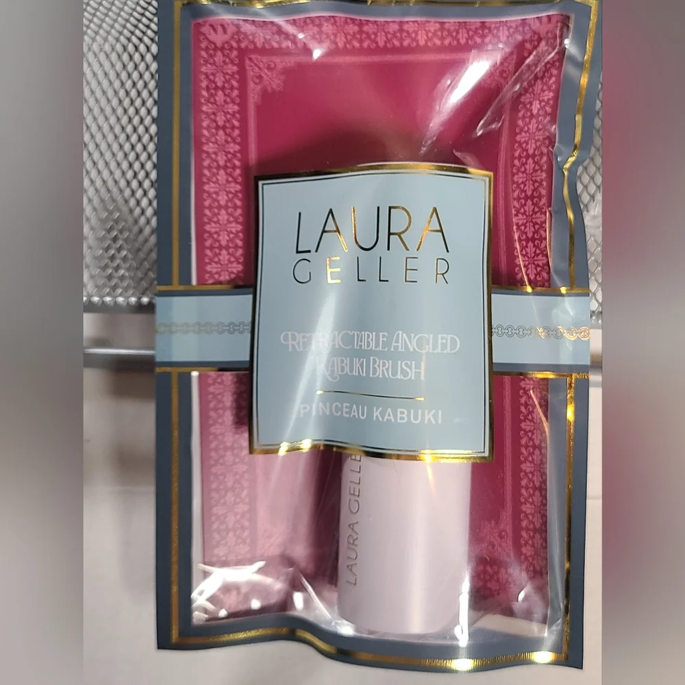 Laura Geller Baked Balance-N-Brighten Color Correcting Foundation-Light W Brush